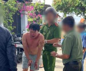 Hàng xóm kể phút công an khống chế người cha sát hại con trong căn nhà khoá cửa