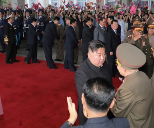 Ông Kim Jong Un dẫn đầu đoàn quan chức Triều Tiên lên đường đến Nga