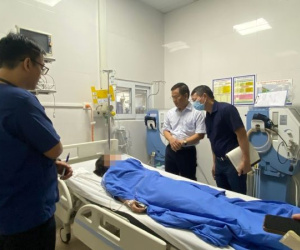 Nhà 4 người thoát chết nhờ chui trong tủ quần áo chờ cứu hộ