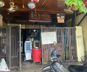 Hơn 50 người nhập viện sau khi ăn bánh mì Phượng, có ít nhất 23 người nước ngoài