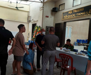 Thân nhân vụ cháy chung cư: 'Gia đình 8 người, đi khắp nơi mới tìm thấy 1'
