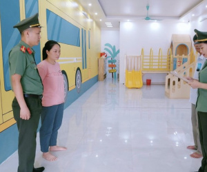 Bắt người phụ nữ làm giả hồ sơ cho nhiều người nước ngoài ở lại Việt Nam