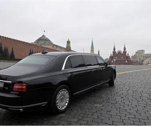 Xem Tổng thống Putin mời ông Kim Jong Un đi thử 'siêu xe' riêng