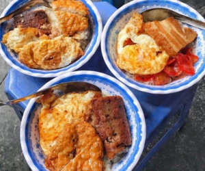 Hàng xôi sáng phố Hàng Mã: 25 năm chỉ bán cho người dậy sớm, không đi ăn ngay thì có lỗi với mùa thu