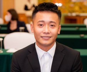 Không cần đình đám, Quang Linh Vlogs làm ngay hành động đẹp trong đêm