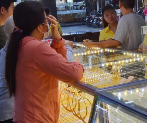 Giá vàng hôm nay 16-9: Tăng tiếp