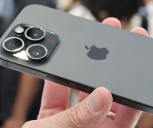 Vừa cho đặt trước, iPhone 15 Pro Max đã 'cháy hàng'