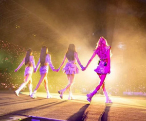 BLACKPINK kết thúc tour diễn lịch sử, Jennie gieo hi vọng cho fan trước tin đồn nhóm tan rã