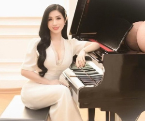 Nữ ca sĩ hiếm hoi có học vị tiến sĩ sớm: Tuổi 45 xinh đẹp, giữ chức vụ cao
