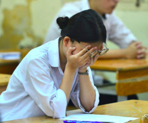 Áp lực học trường chuyên, nữ sinh cấp 3 ở Hà Nội bị rối loạn lo âu