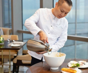 Bát phở giá hơn 4 triệu đồng có gì?