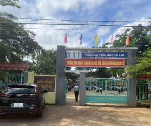 Chủ tịch huyện nói gì về việc giáo viên tiếng Anh duy nhất của 1 trường tiểu học bị điều chuyển?