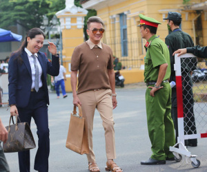 Ca sĩ Đàm Vĩnh Hưng, Vy Oanh tới tòa