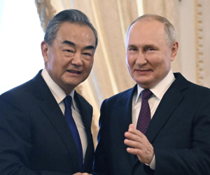 Tổng thống Nga Putin tiếp Ngoại trưởng Trung Quốc Vương Nghị
