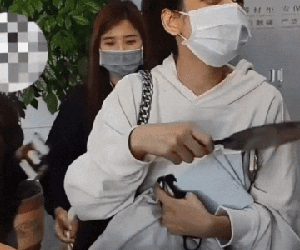 Chi Pu bị quấy rối ở sân bay, fan quốc tế cực kì phẫn nộ