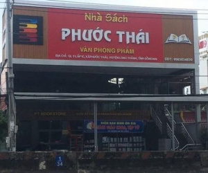 Truy bắt kẻ bịt mặt, cầm súng xông vào tiệm sách để cướp tiền