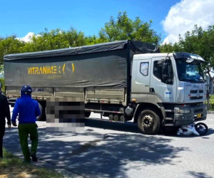 Va chạm với xe tải, 2 nữ sinh viên tử vong trên đường đi học về