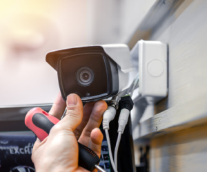 Mang ô che camera công ty, đòi bồi thường 1,1 tỷ khi bị đuổi, người phụ nữ 'ngang tàng' gặp cái kết đắng