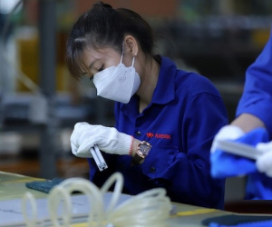 Thuế buộc xuất hóa đơn ngay, Shopee tà tà 'treo' 1 tuần, doanh nghiệp bế tắc