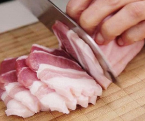 Đừng tưởng đi ăn hàng quán mới dễ ngộ độc, ở nhà mà chế biến 2 kiểu này thì dễ nhập viện như chơi