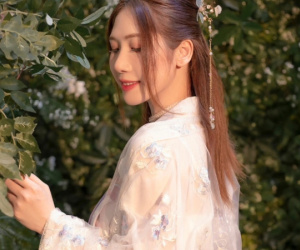 'Hoa hậu bán hàng rong' từng trầm cảm vì mất hết tài sản, giờ ra sao?