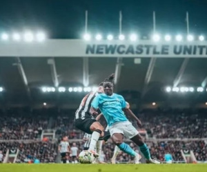 Man City nếm 'trái đắng', chia tay League Cup ngay từ trận ra quân