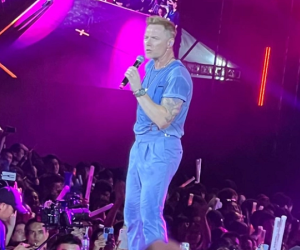 Ronan Keating chính thức xuất hiện ở HAY Fest: loạt hit kinh điển làm khán giả xao xuyến, khoe body săn chắc ở tuổi 46!