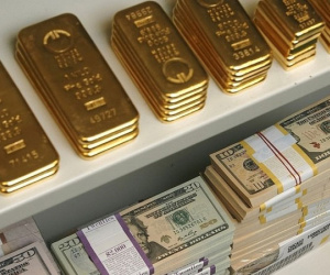 Giá vàng, USD trụ vững trên 'đỉnh'