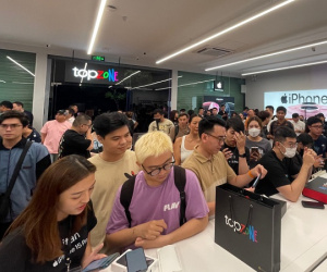 Mua iPhone 15 Pro Max chính hãng rồi bán lại kiếm lời tại Việt Nam