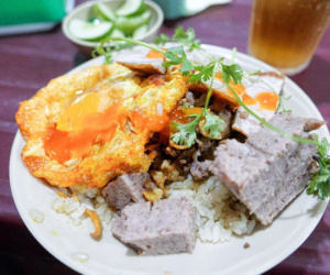 Quán Hà Nội bán xôi thịt má đào ướp gia vị 'bí mật', khách ăn phải đặt giữ phần