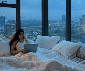 Hot girl lên tiếng gay gắt sau khi phòng riêng bị dân mạng 'fake' để sống ảo