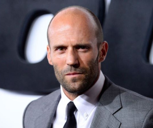 Tạo dựng phong cách thời trang lịch lãm như Jason Statham