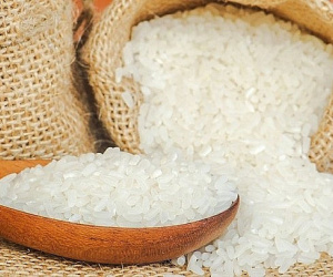 Đối thủ 'trượt dốc', giá gạo Việt xuất khẩu neo cao, đắt nhất thế giới