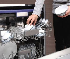 Sai lầm khi sử dụng máy rửa bát có thể khiến cả gia đình bạn mắc ung thư