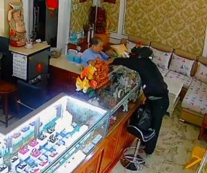 Bắt nóng nghi phạm cướp tiệm vàng ở Trà Vinh