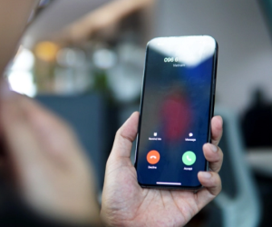 Cơ quan chức năng cảnh báo: Nghe điện thoại từ số lạ, nếu có dấu hiệu này phải cúp máy ngay!
