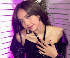 Tại sao khán giả đòi cấm sóng nghệ sĩ xem Lisa (BlackPink) diễn ở bar thoát y?