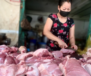 Nghịch lý giá lợn hơi giảm sâu nhưng ra chợ phải mua thịt đắt gấp 3 lần