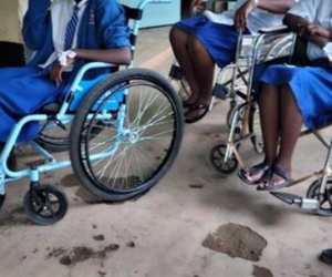 Kenya: Căn bệnh bí ẩn khiến gần 100 nữ sinh liệt tứ chi