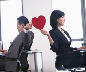 Vợ chồng bất hòa vì làm chung công ty, chuyện không của riêng ai nhưng cực kỳ nghiêm trọng
