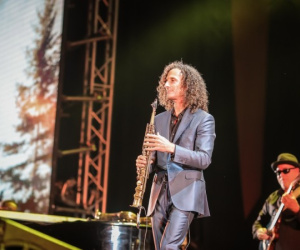 Kenny G yêu cầu khắt khe đến từng cái dây loa khi diễn ở Việt Nam