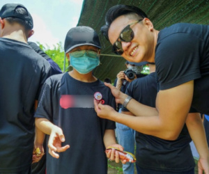 Hôn phu siêu mẫu Thanh Hằng lộ ảnh hiếm hoi cùng con trai