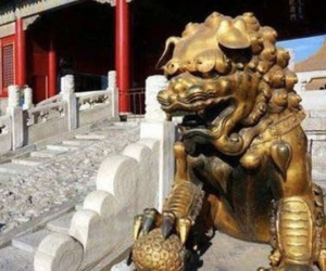 Vì sao sư tử trong Tử Cấm Thành có đôi tai cụp xuống? Nghe lý do sửng sốt vì người xưa quá uyên thâm!