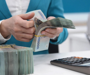 Ba 'ông lớn' ngân hàng đồng loạt hạ lãi suất gửi tiết kiệm
