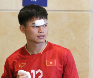 Sao trẻ tuyển Việt Nam khâu 7 mũi sau trận gặp Trung Quốc