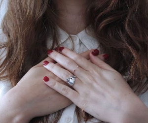 Nhờ bạn thân của chồng đến sửa điều hòa, cuộc hôn nhân 7 năm tan vỡ