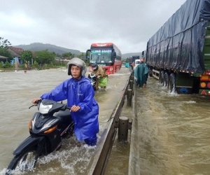 Dự báo thời tiết 11/10/2023: Mưa lớn khắp Trung Bộ, sắp lan ra cả miền Bắc