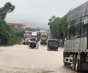 Thuỷ điện xả lũ, nhiều tỉnh miền Trung phát công điện khẩn ứng phó mưa lớn