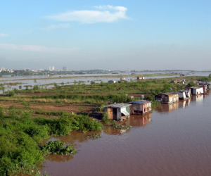 Phát hiện thi thể người bị phân mảnh bên sông Hồng ở Hà Nội