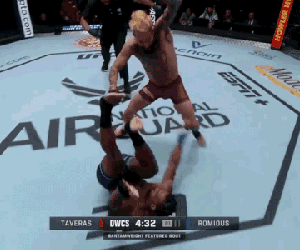 Võ sĩ có biệt danh 'Kẻ man rợ' ra đòn liên hoàn hạ knock-out đối thủ sau 29 giây
